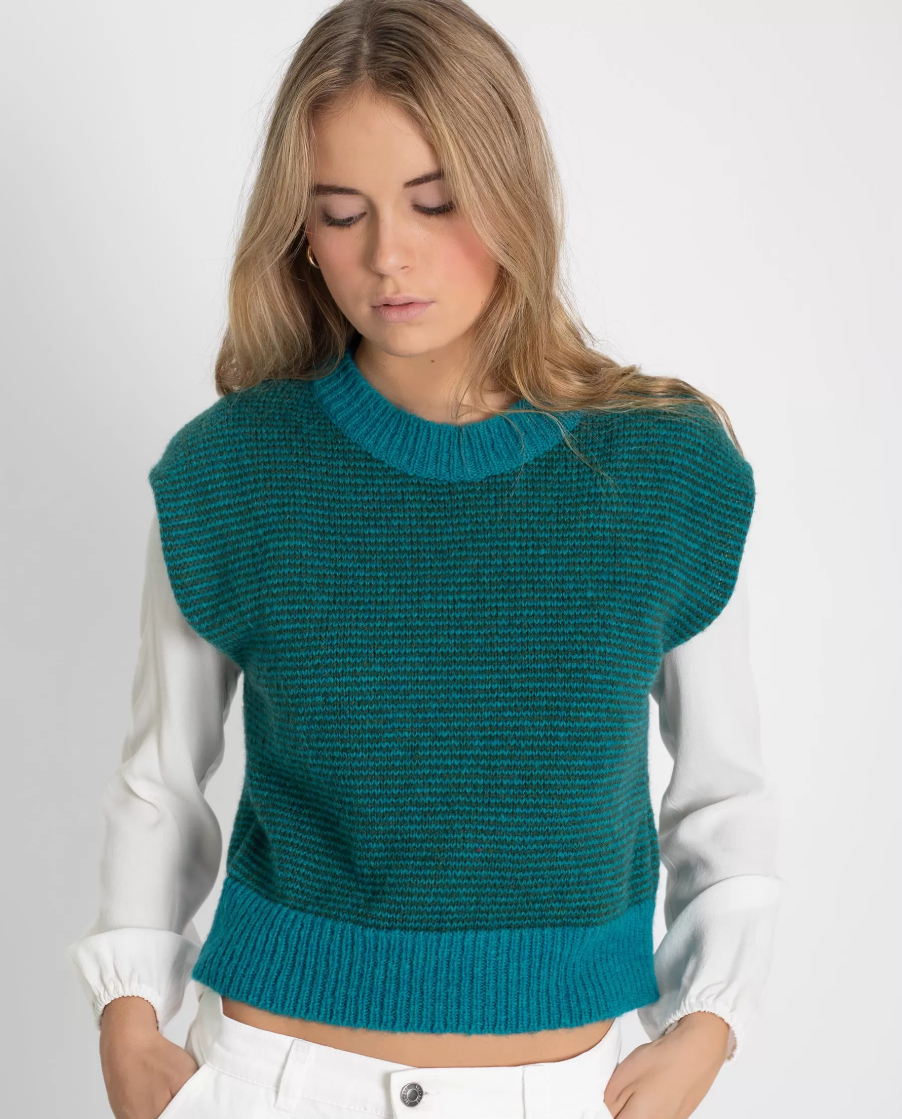THE-ARE CHALECO TIMELESS VIBES · AZUL Y VERDE* Jerséis Y Chalecos