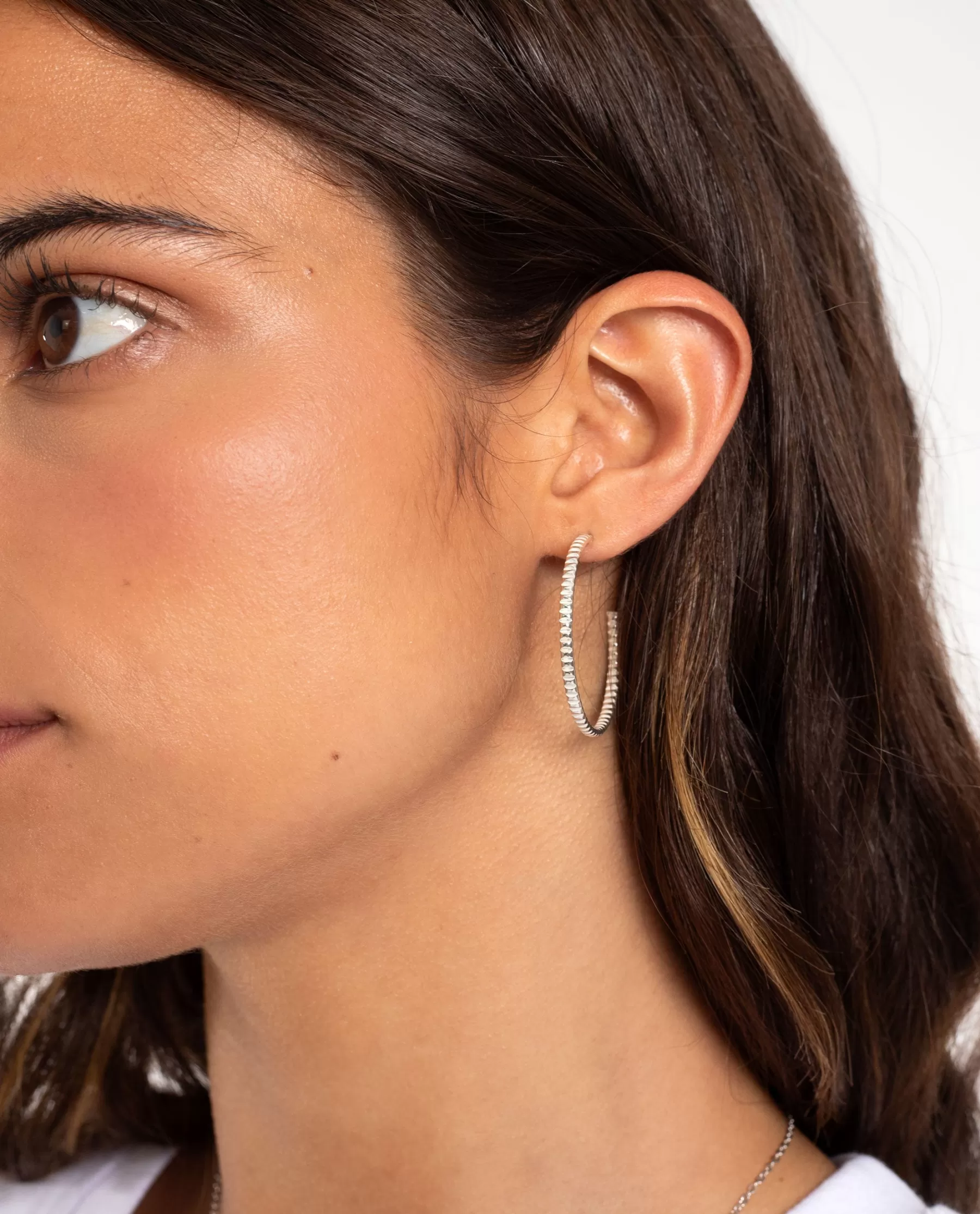 THE-ARE PENDIENTES ARO LIA M · BAÑO PLATA* Pendientes